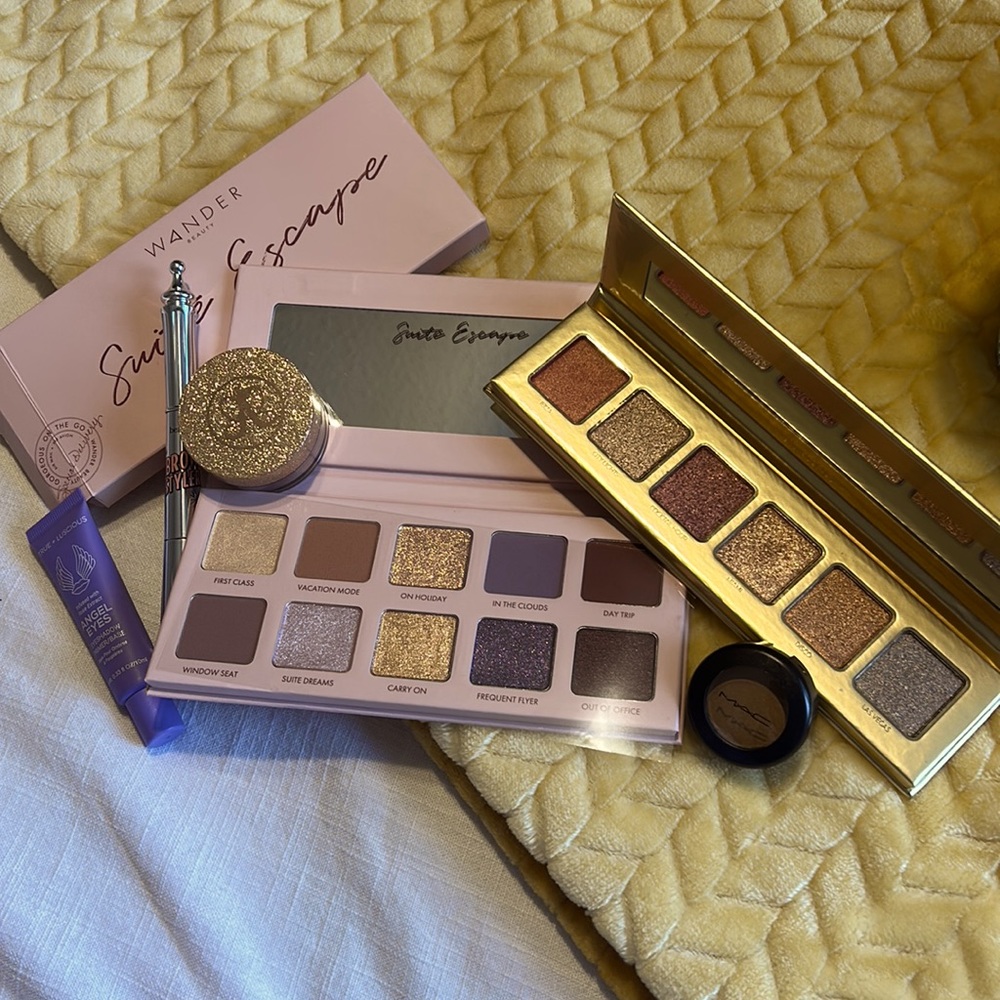 Makeup bundle(un used)